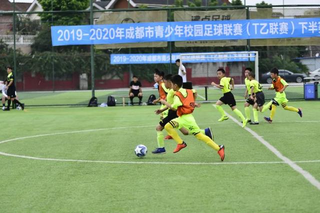 意甲-奥卡福尔绝杀拉齐奥3张红牌 AC米兰1-0胜